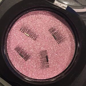 Magnetic eyelashes